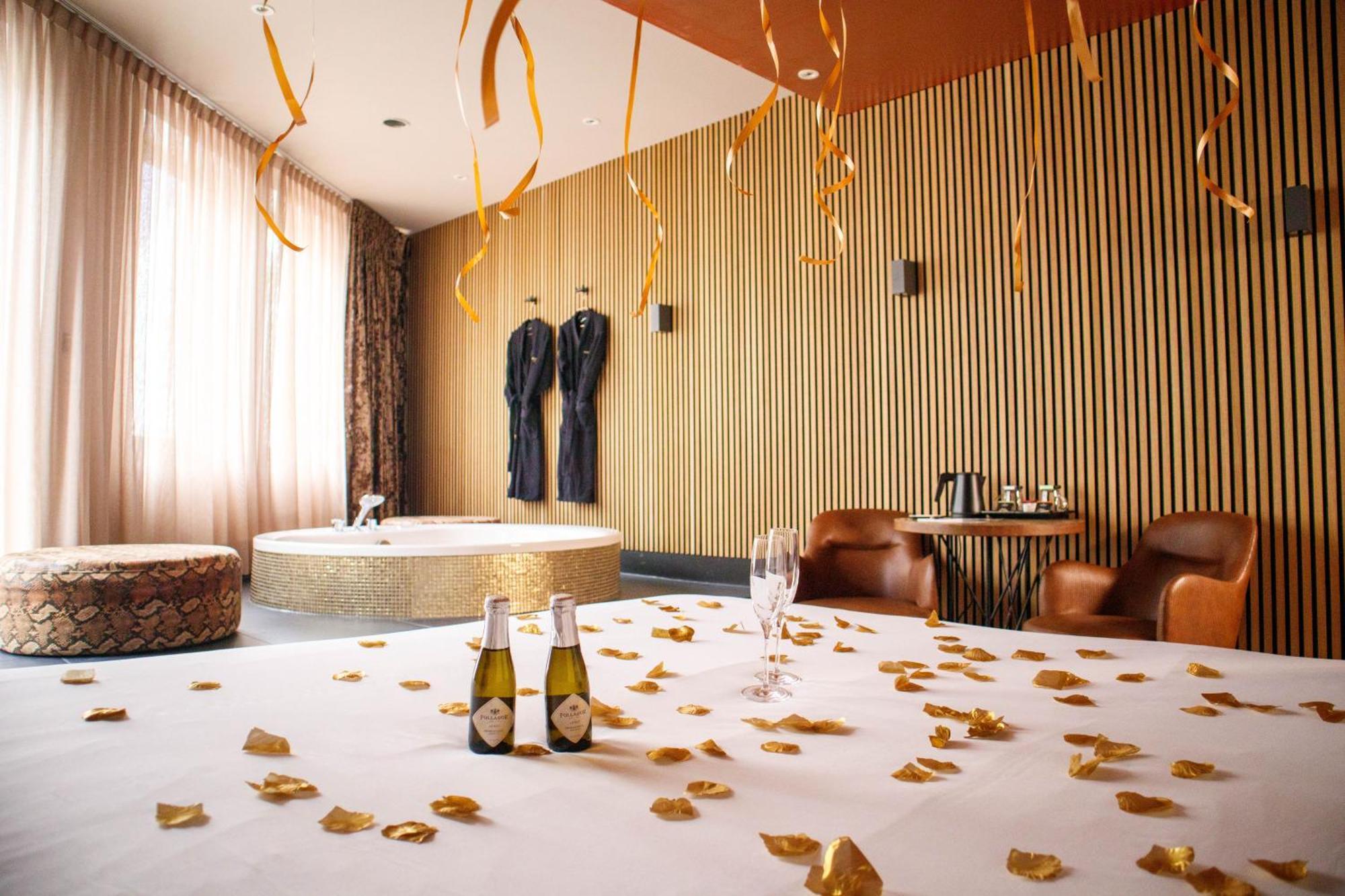 Manzo'S Suites Zaandam Eksteriør billede